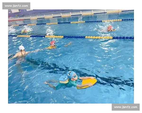 凝聚拼搏与突破的游泳比赛成果回顾与经验总结报告全面分析与未来展望